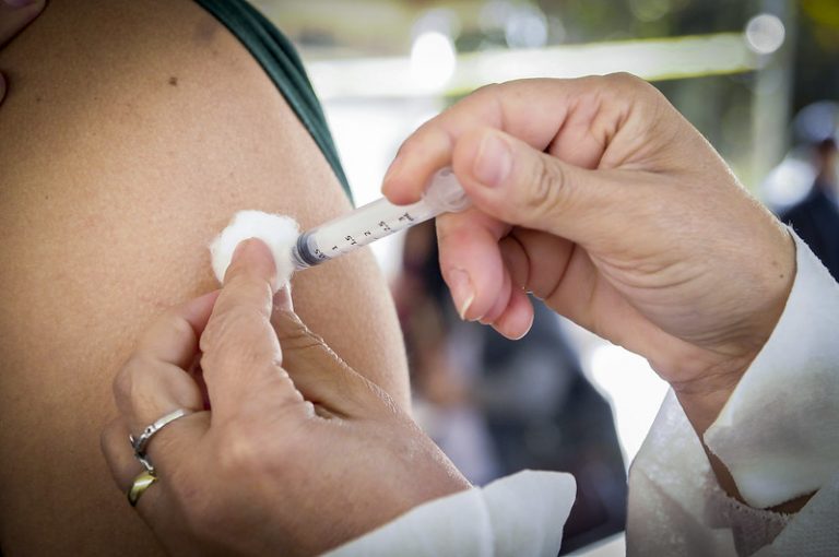 Câmara discute com médicos e gestores a situação da saúde no Brasil  